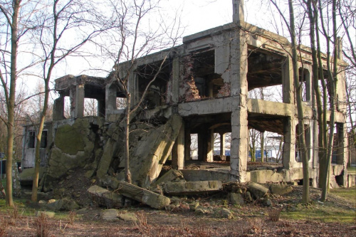 Ruiny budynku koszar