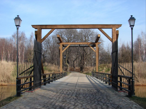 Odbudowany most prowadzący do Twierdzy Wisłoujście