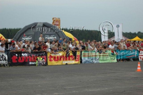 Zawody na 1/4 mili, które odbyły się 29.07.2006r w Pruszczu Gdańskim
www.ANWOMEDIA.pl