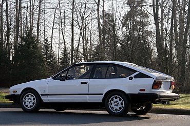 Alfa Romeo Sports Coupe #Autofocus #car #cars #samochod #samochody #alfa #romeo #gtv #gtv6 #coupe #sport #italian #aubomobili #automobile #performance #racing