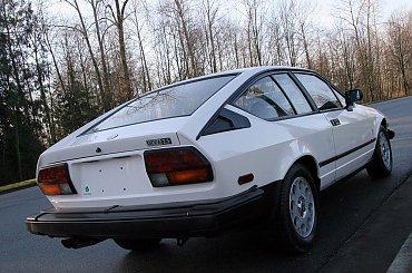 Alfa Romeo Sports Coupe #Autofocus #car #cars #samochod #samochody #alfa #romeo #gtv #gtv6 #coupe #sport #italian #aubomobili #automobile #performance #racing