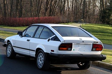 Alfa Romeo Sports Coupe #Autofocus #car #cars #samochod #samochody #alfa #romeo #gtv #gtv6 #coupe #sport #italian #aubomobili #automobile #performance #racing