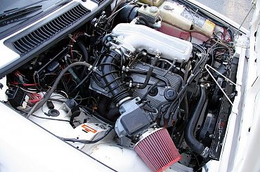 Alfa Romeo Sports Coupe #Autofocus #car #cars #samochod #samochody #alfa #romeo #gtv #gtv6 #coupe #sport #italian #aubomobili #automobile #performance #racing