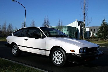 Alfa Romeo Sports Coupe #Autofocus #car #cars #samochod #samochody #alfa #romeo #gtv #gtv6 #coupe #sport #italian #aubomobili #automobile #performance #racing