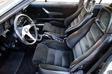 Alfa Romeo Sports Coupe #Autofocus #car #cars #samochod #samochody #alfa #romeo #gtv #gtv6 #coupe #sport #italian #aubomobili #automobile #performance #racing