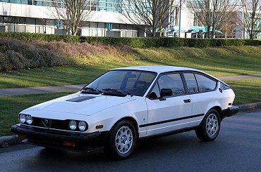 Alfa Romeo Sports Coupe #Autofocus #car #cars #samochod #samochody #alfa #romeo #gtv #gtv6 #coupe #sport #italian #aubomobili #automobile #performance #racing