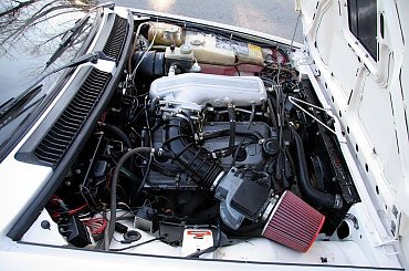 Alfa Romeo Sports Coupe #Autofocus #car #cars #samochod #samochody #alfa #romeo #gtv #gtv6 #coupe #sport #italian #aubomobili #automobile #performance #racing