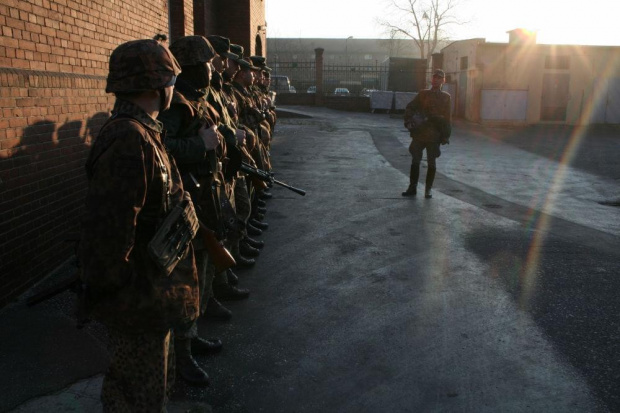 Trening dla Grup Rekonstrukcji Historycznych na poligonie w Toruniu z udziałem 82nd Airborne Division "PARAGLITE" w dniach 23-25 marca 2007 roku.