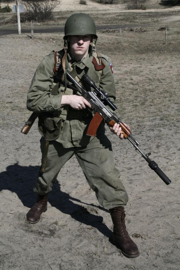 Trening dla Grup Rekonstrukcji Historycznych na poligonie w Toruniu z udziałem 82nd Airborne Division "PARAGLITE" w dniach 23-25 marca 2007 roku.