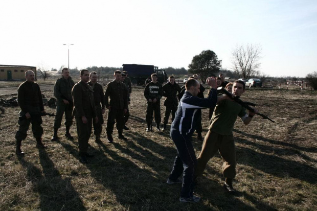 Trening dla Grup Rekonstrukcji Historycznych na poligonie w Toruniu z udziałem 82nd Airborne Division "PARAGLITE" w dniach 23-25 marca 2007 roku.