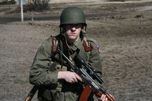 Trening dla Grup Rekonstrukcji Historycznych na poligonie w Toruniu z udziałem 82nd Airborne Division "PARAGLITE" w dniach 23-25 marca 2007 roku.