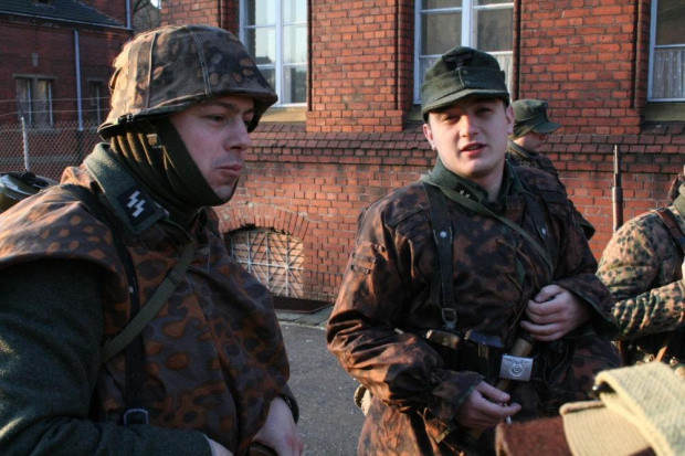 Trening dla Grup Rekonstrukcji Historycznych na poligonie w Toruniu z udziałem 82nd Airborne Division "PARAGLITE" w dniach 23-25 marca 2007 roku.