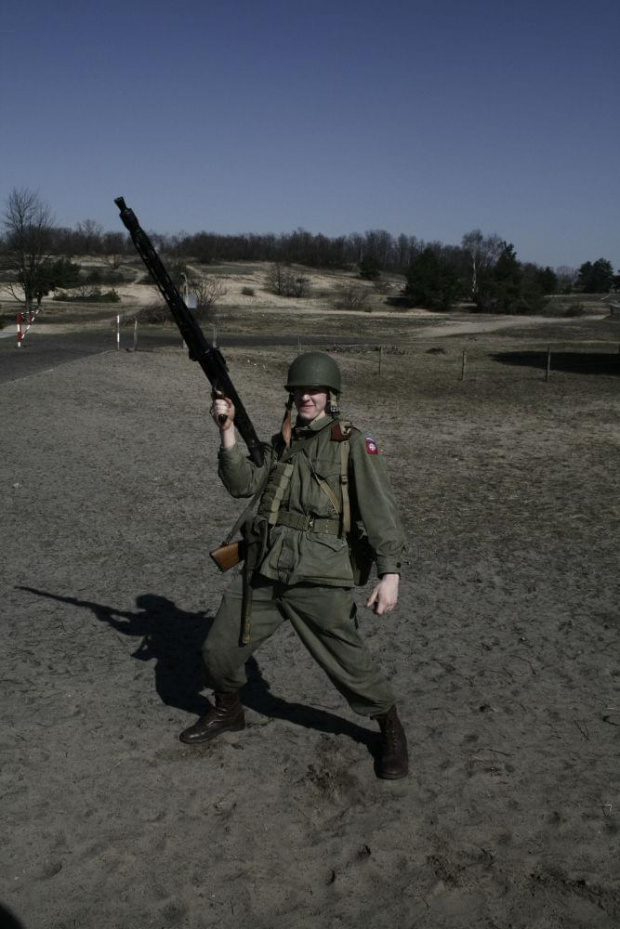 Trening dla Grup Rekonstrukcji Historycznych na poligonie w Toruniu z udziałem 82nd Airborne Division "PARAGLITE" w dniach 23-25 marca 2007 roku.