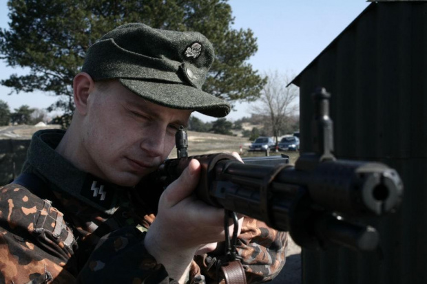 Trening dla Grup Rekonstrukcji Historycznych na poligonie w Toruniu z udziałem 82nd Airborne Division "PARAGLITE" w dniach 23-25 marca 2007 roku.