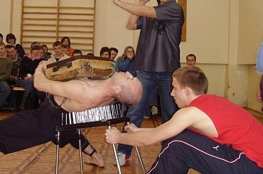 23 marca uczniowie i nauczyciele uczestniczyli w mrożącym krew w żyłach spotkaniu z J. Karateką. fot. M. Sokołowska #Sobieszyn #Brzozowa #Sport #Karate