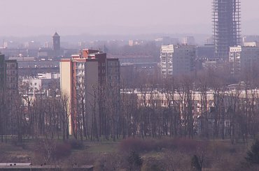 Widok z bloku na ulicy Lasówka Kraków marzec 2007 #kraków #miasto #wieżowiec #lasówka #koszykarska #widok #bloki #osiedle