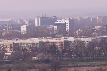 Widok z bloku na ulicy Lasówka Kraków marzec 2007 #kraków #miasto #wieżowiec #lasówka #koszykarska #widok #bloki #osiedle