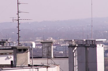 Widok z bloku na ulicy Lasówka Kraków marzec 2007 #kraków #miasto #wieżowiec #lasówka #koszykarska #widok #bloki #osiedle