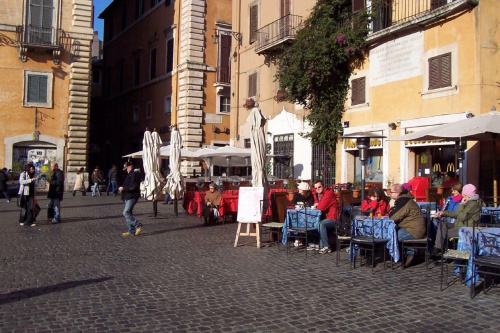 Jedna z wielu kawiarenek ,,ta znajduje sie zaraz obok Panteonu #rzym