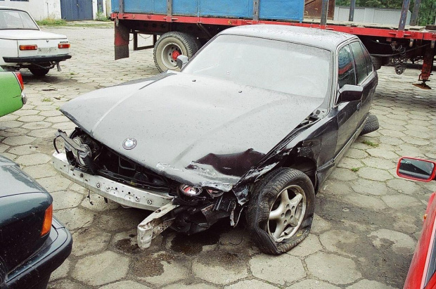 BMW 520iA z 1991r. silnik M50 150KM. Kolor: Diamant Schwarz Metallic