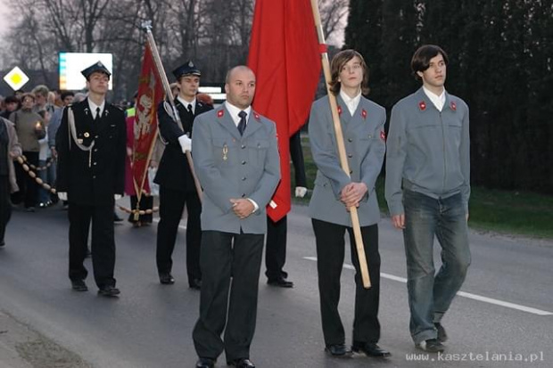 Poczet Sztandarowy Maltańskiej Służby Medycznej (od lewej: Mariusz Gworek, Paweł Dziędziel, Oskar Stefaniak)