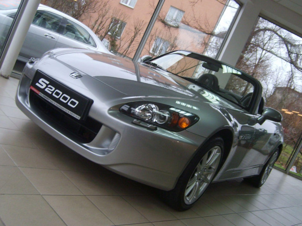 S2000