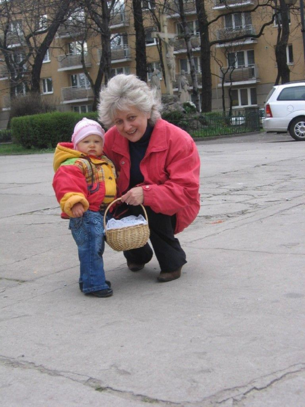 Wielka Sobota, poranek w domu, święcenie pokarmów