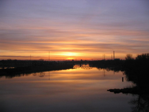 Wschód słońca z Mostu Milenijnego-przed pojawieniem się słońca