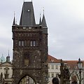 Brama wieńcząca jeden z końców Mostu Karola #Praga