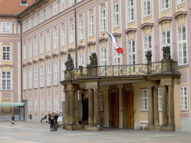 Trzeci Dziedziniec- wejście do Pałacu Królewskiego #Praga