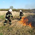 Dzisiaj t.j. 12.04.2007 ok. godziny 16.00 zostaliśmy, zadysponowani do pożaru suchej trawy w miejscowości Nowe Kolnie. Spaleniu uległy nieużytki rolne, o powierzchni ok. 3ha na terenie zalewowym, przy rzece Odra. Po powrocie do remizy, po ok. 5 minutac...