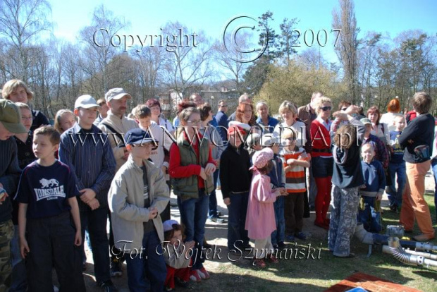 Zawody Balonów na powietrze ciepłe Sopot 15.04.2007r.
www.ANWOMEDIA.pl