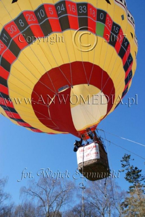 Zawody Balonów na powietrze ciepłe Sopot 15.04.2007r.
www.ANWOMEDIA.pl