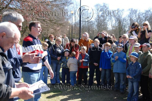 Zawody Balonów na powietrze ciepłe Sopot 15.04.2007r.
www.ANWOMEDIA.pl