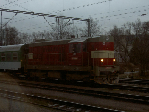 Zdjęcie z pociągu- czeska lokomotywa :) #Praga