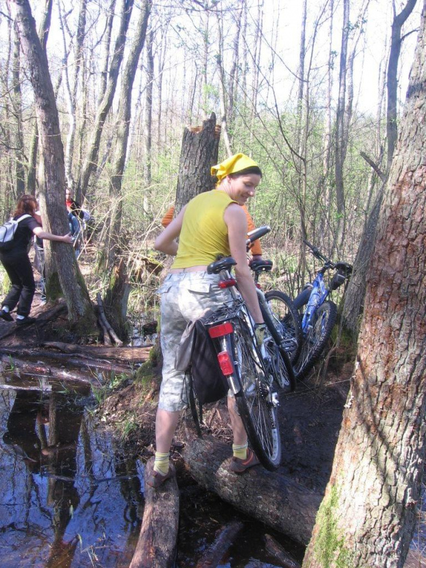 Wycieczka rowerowa przez kampinos grupy hc