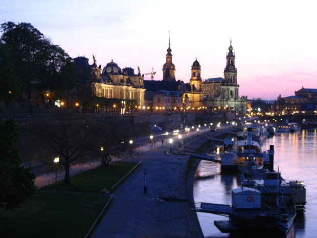 Dresden by night