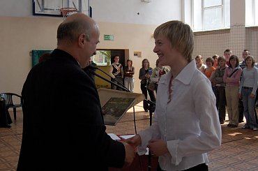 27 kwietnia 2007 oficjalnie pożegnaliśmy kolejnym rocznik absolwentów sobieszyńskiej szkoły. #Sobieszyn #Brzozowa #Absolwenci2007 #EwelinaNowaczyk