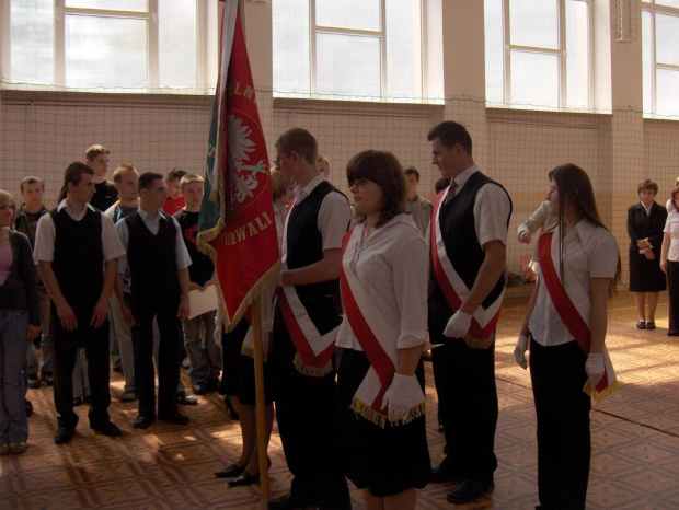 27 kwietnia 2007 oficjalnie pożegnaliśmy kolejnym rocznik absolwentów sobieszyńskiej szkoły. #Sobieszyn #Brzozowa #Absolwenci2007