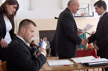27 kwietnia 2007 oficjalnie pożegnaliśmy kolejnym rocznik absolwentów sobieszyńskiej szkoły. #Sobieszyn #Brzozowa #Absolwenci2007 #MateuszTuremka