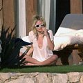 Ashley on vacation in Mexico -luty 2007