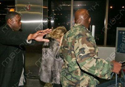 Ashley leaving LA International Airport -luty 2007