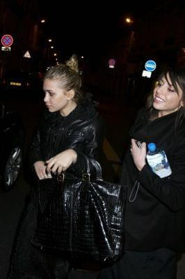 MK and Ash doing late-night food shopping in Paris-marzec 2007