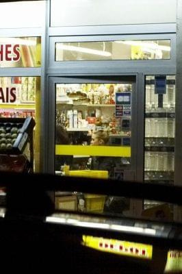 MK and Ash doing late-night food shopping in Paris-marzec 2007