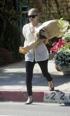 Ashley shopping in Brentwood -marzec 2007