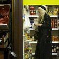 MK and Ash doing late-night food shopping in Paris-marzec 2007