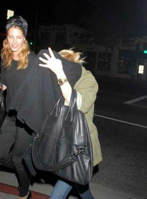 Ashley leaving a nightclub in West-Hollywood-marzec 2007