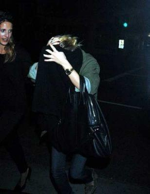 Ashley leaving a nightclub in West-Hollywood-marzec 2007