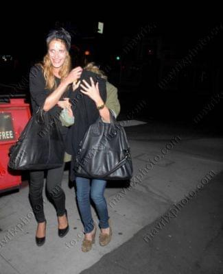 Ashley leaving a nightclub in West-Hollywood-marzec 2007