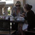 Ashley having lunch with Lizzie in Beverly Hills-marzec 2007